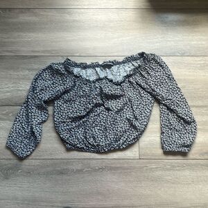 SM109 Brandy Melville crop off the shoulder top